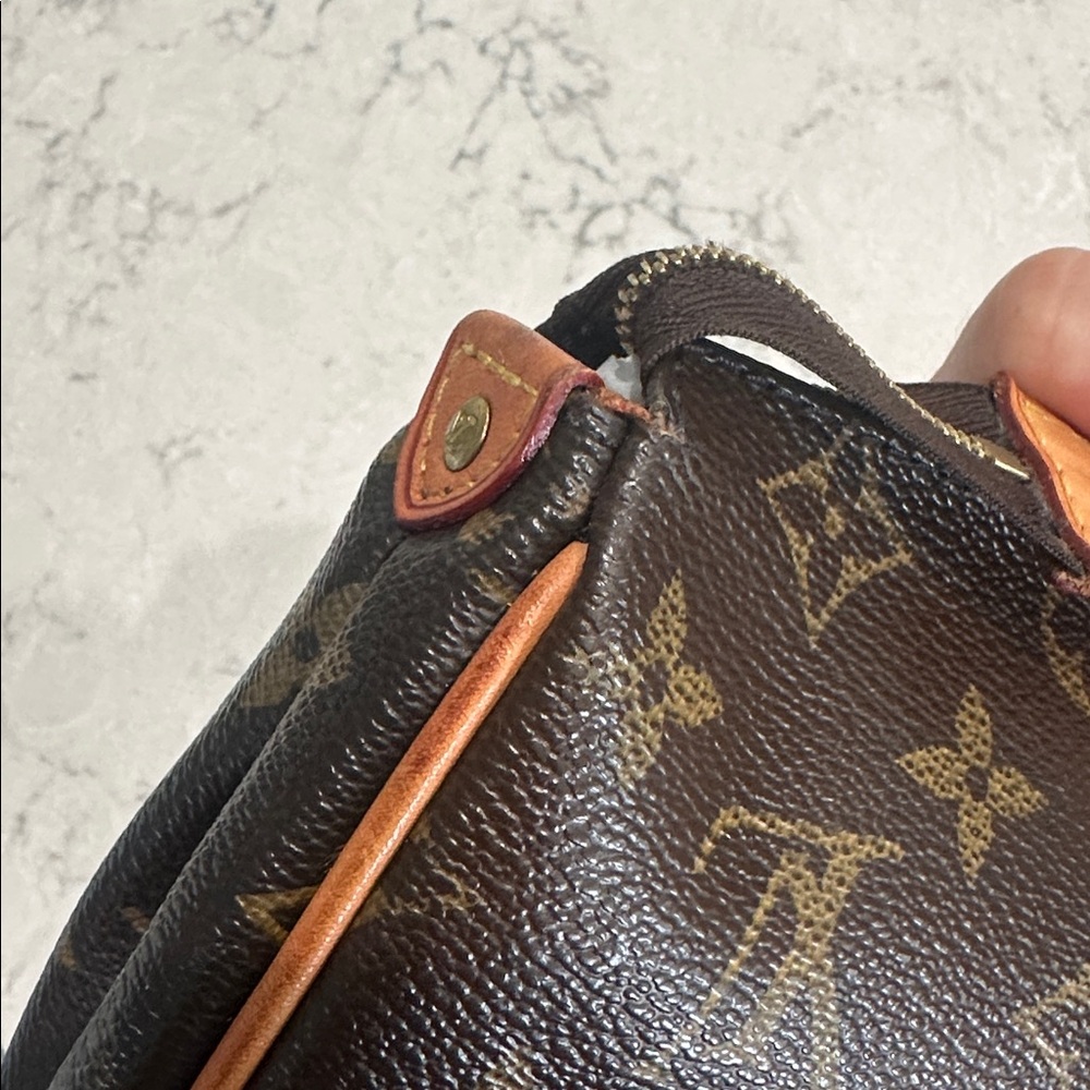 Louis Vuitton Monogram Crossbody Bag - Picture 14 of 16